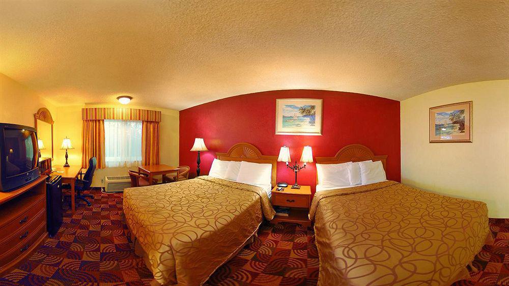 Super 8 By Wyndham Oceanside Marty'S Valley Inn Exterior foto